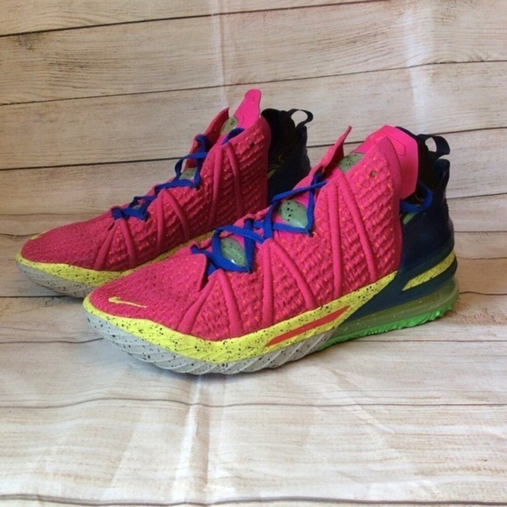 Nike pink, LeBron James Los Angeles by night. 12.5.